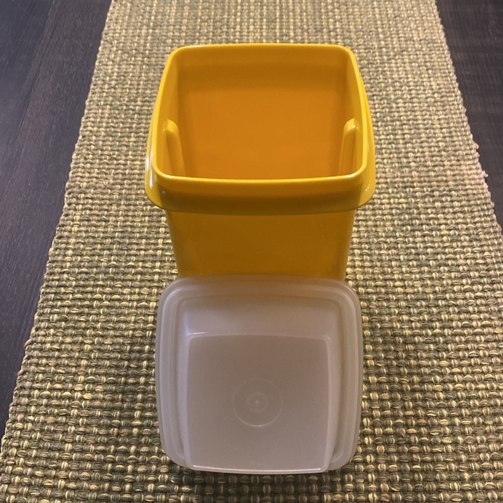 Vintage Tupperware Pickle Keeper-*missing insert* - Picture 5 of 7